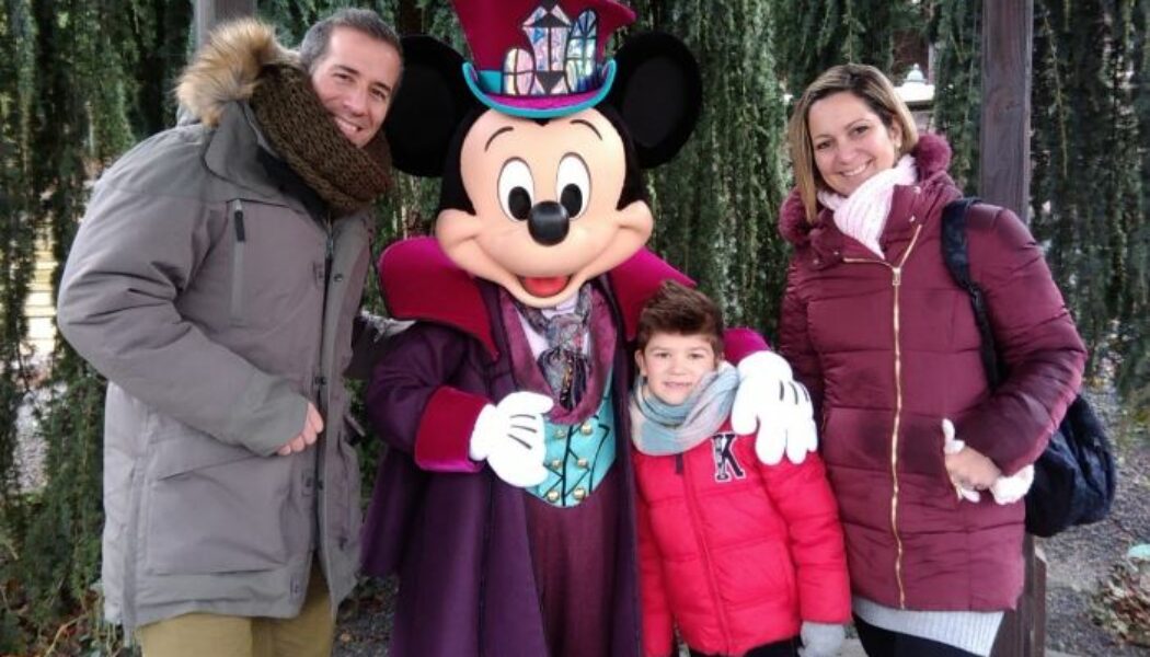 Saludos de Marco desde el Parque Eurodisneyland Paris
