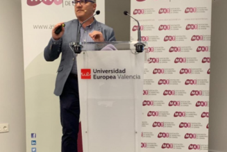 Rafael Bolúmar participa en el seminario de la tienda del futuro
