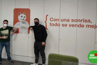 Silvino y Jonathan, compañeros de nuestro Call Center, en el programa «Grupo Risa» de la cadena COPE