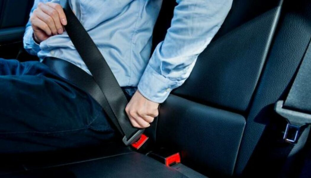 Hace 30 años que… Los cinturones de seguridad traseros son obligatorios