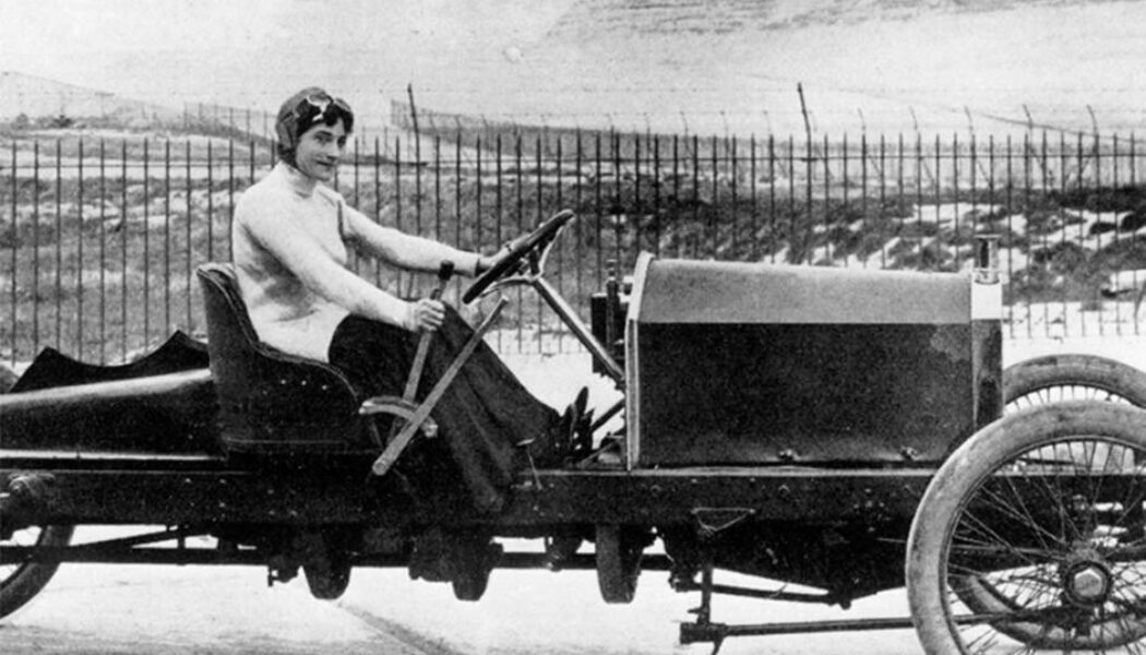 Mujeres que hicieron historia en el mundo del automóvil