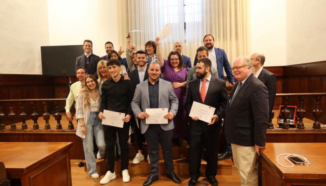 Graduación del VI Título en Gestión de Empresas de Mantenimiento de Vehículos (Feu Vert–FGUSAL) en la  Universidad de Salamanca