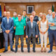 El Ayuntamiento de Roquetas de Mar (Almería) y Fundación Feu Vert firman un convenio para reforzar las biciescuelas en los centros educativos.