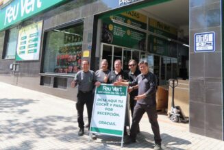 Últimos preparativos para la gran apertura de mañana, 10 de abril, de Feu Vert Xátiva