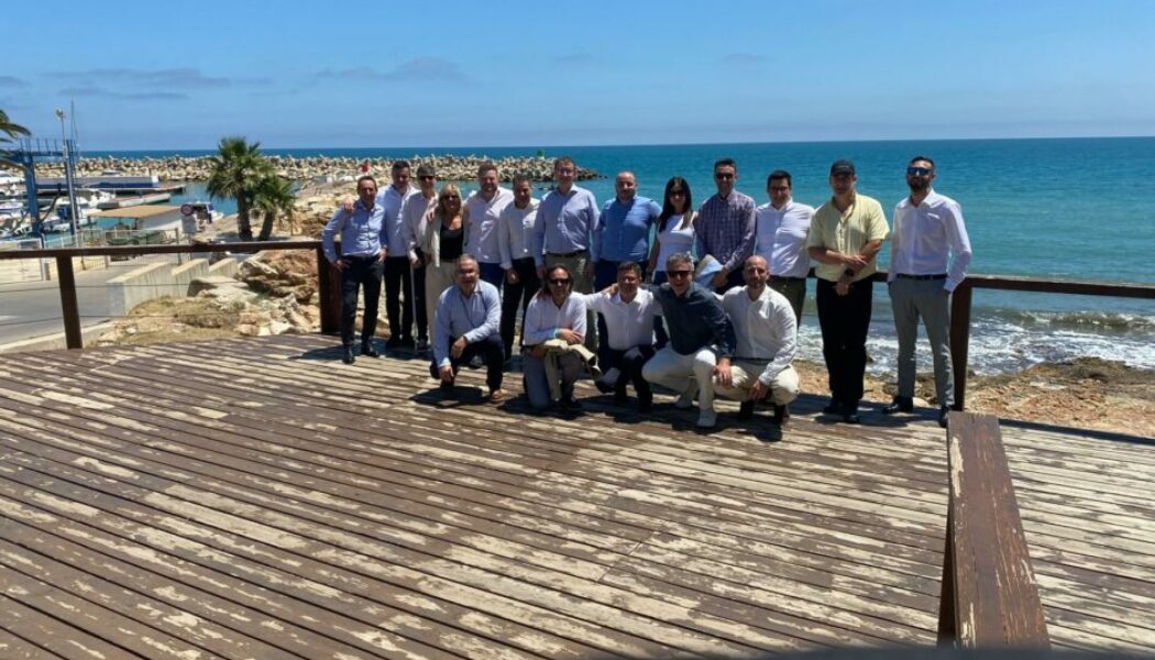 ???????? Barbacoa, baños y buen equipo: Levante Norte se reúne entre sonrisas y estrategia