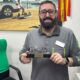 ???? Nunca es tarde si la dicha es buena: Foto oficial de Luis, director de 098 Vícar, con su merecido Premio a la Calidad y Compromiso con los Clientes