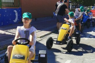 Las gorras que «salvaron» la XXI Jornada de Educación Vial de Coslada